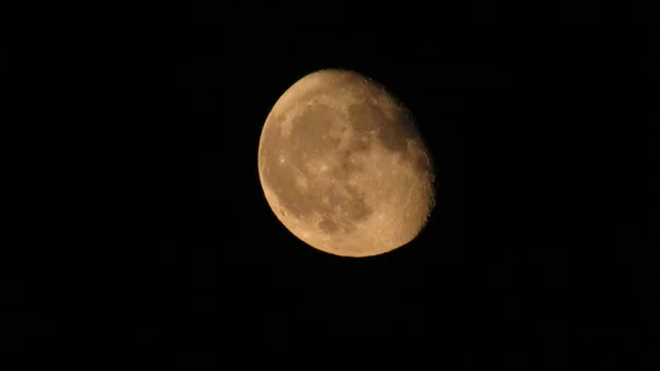 Księżyc Ciemnym Nocnym Niebie — Zdjęcie stockowe