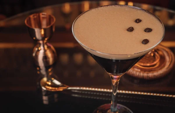 Primo Piano Cocktail Con Liquore Caffè Vodka Espresso — Foto Stock