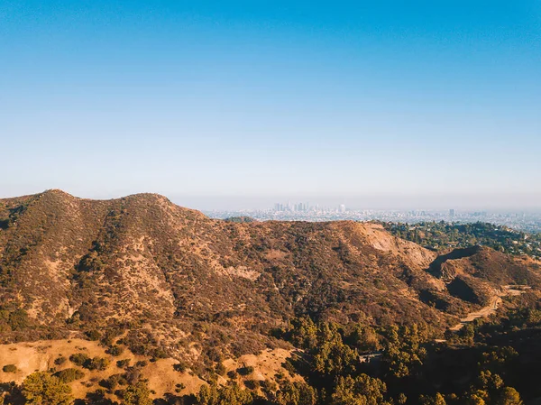 Eine Schöne Luftaufnahme Des Griffith Park Und Der Innenstadt Von — Stockfoto