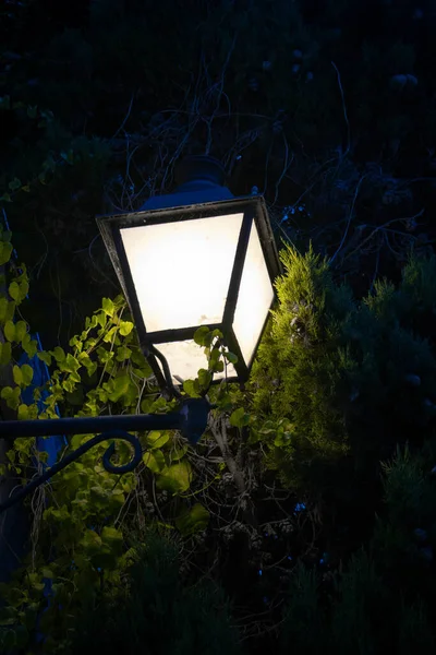 Vertical Closeup Shot Old Fashioned Street Lamp Street Peratallada Catalonia — Stock Photo, Image