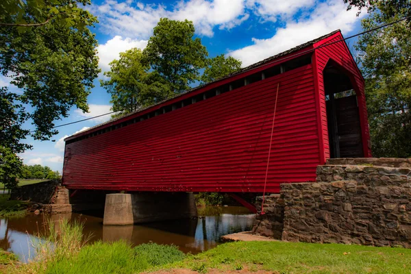 Sachs Covered Bridge Surrounded Greenery Pennsylvania — Stock Photo, Image
