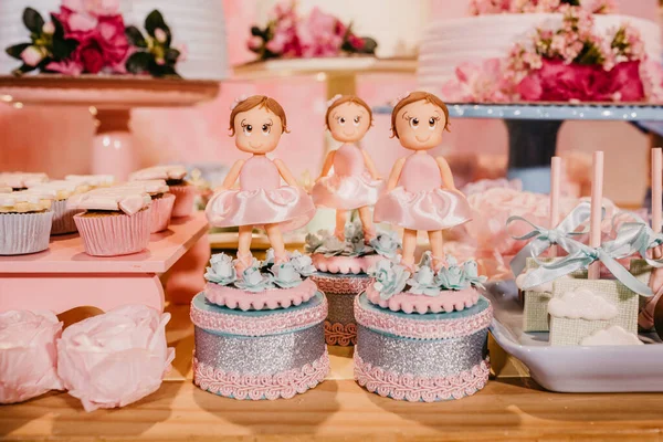 Primer Plano Decoraciones Fiesta Con Figuras Bailarina Linda — Foto de Stock