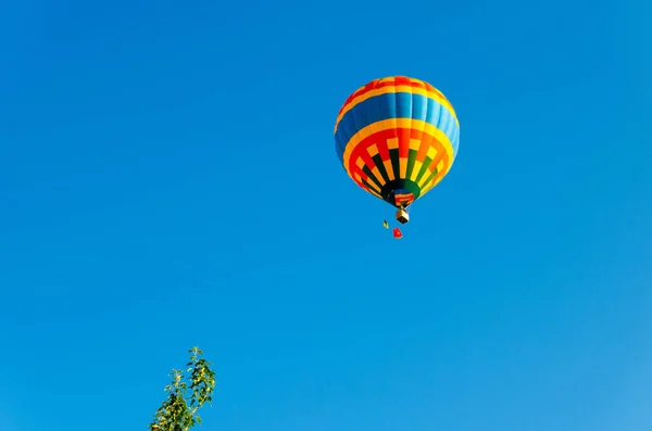 Egy Színes Nagy Hőlégballon Alatt Léggömb Fesztivál Igualada Barcelona — Stock Fotó