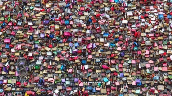Beautiful Shot Wall Fully Covered Colorful Padlocks Attached Close Each — Stock Photo, Image
