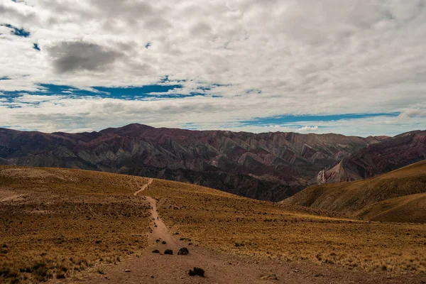 Uno Scatto Ipnotizzante Dei Quattordici Colori Della Montagna Cerro Hornocal — Foto Stock