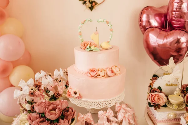 Enfoque Selectivo Pastel Una Fiesta Cumpleaños Lujo — Foto de Stock