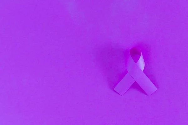 Фиолетовая Лента Международному Дню Борьбы Насилием Отношении Женщин — стоковое фото