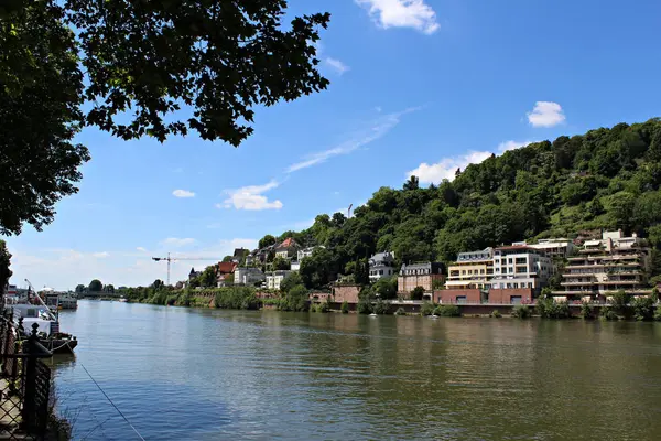 Heidelberg flod med en rekreativ atmosfære - Stock-foto
