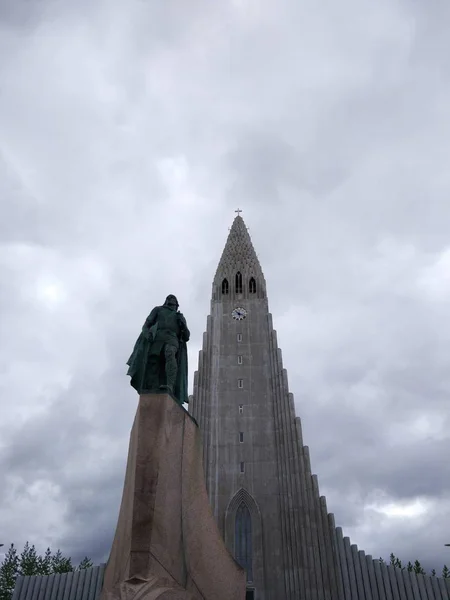 Σύγχρονη Εκκλησία Αρχιτεκτονικής Στην Ισλανδία — Φωτογραφία Αρχείου