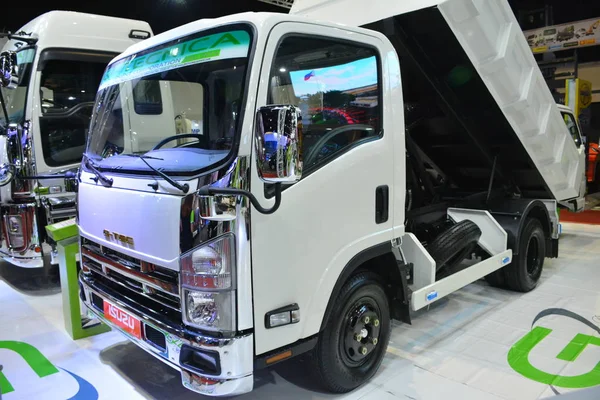 Isuzu G Tecnica caminhão basculante — Fotografia de Stock