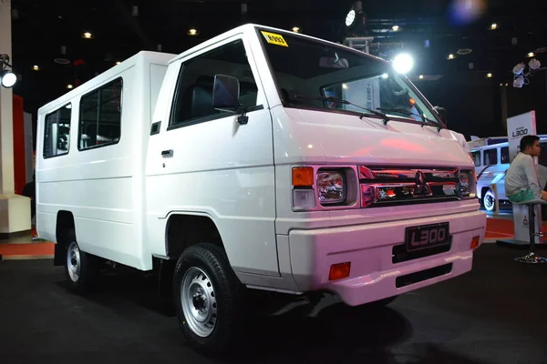 Mitsubishi L300 van de entrega — Fotografia de Stock