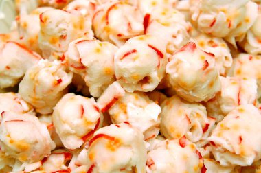 Sıcak çorba karışımı için ıstakoz köftesi malzemeleri.