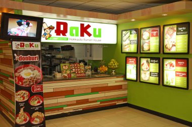 Pasay, PH - 4 Nisan - Raku Hokkaido Ramen Lokantası 4 Nisan 2012 Pasay, Filipinler.