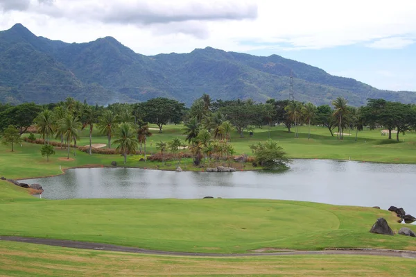 Batangas Junio Campo Golf Con Árboles Montaña Lago Monte Malarayat — Foto de Stock