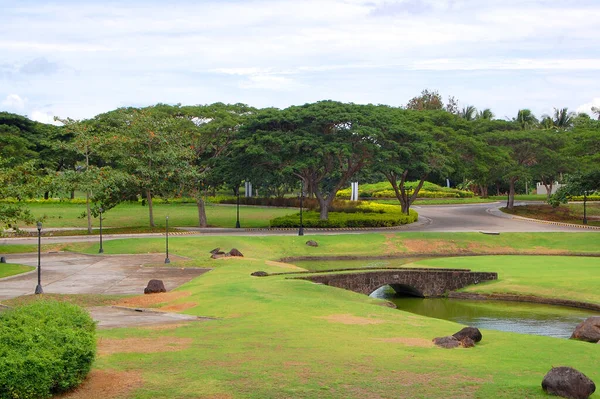 Batangas Haziran 2010 Tarihinde Malarayat Dağı Ndaki Golf Sahası Otoparkı — Stok fotoğraf