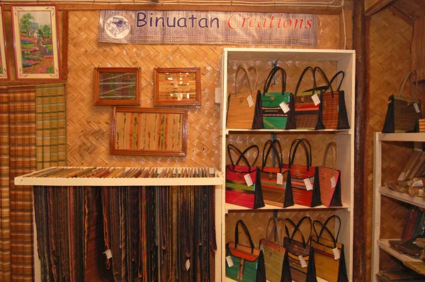 Palawan Dic Exhibición Bolsa Tejido Las Creaciones Binuatan Diciembre 2009 — Foto de Stock