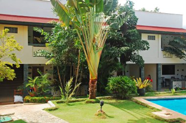 BOHOL, PH - SEPT 1 - 1 Eylül 2015 tarihinde Alona, Panglao Adası, Bohol, Filipinler 'de üst düzey otel odaları cephesi