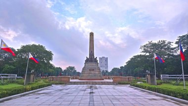 MANILA, PH - JAN 2 - Rizal Park Heykeli Anıtı 2 Ocak 2017, Manila, Filipinler.