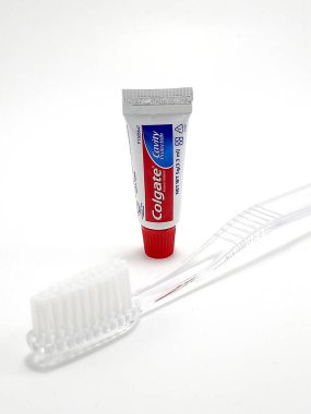 MANILA, PH - 23 Haziran - Colgate diş macunu ve diş fırçası 23 Haziran 2020, Manila, Filipinler.