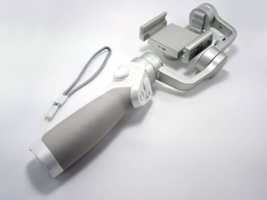 MANILA, PH - 23 Haziran - 23 Haziran 2020 'de Manila, Filipinler' de DJI osmo mobil dinamosu.