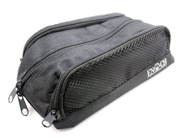 MANILA, PH - 23 Haziran - Enoch siyah taşınabilir kesesi 23 Haziran 2020 'de Manila, Filipinler' de.