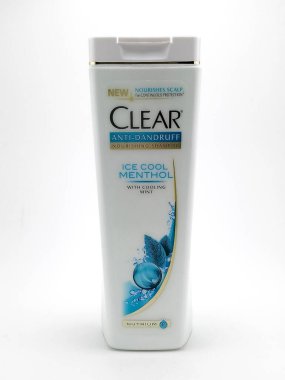 MANILA, PH - 23 Haziran - Temiz kepek önleyici buz serin mentollü şampuan 23 Haziran 2020 tarihinde Manila, Filipinler.