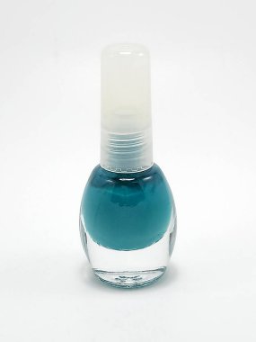 Turkuaz tırnak cilası ve içinde fırça var. Kadınların tırnaklarını örtmek için kullanılır.