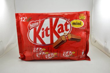 MANILA, PH - 26 Haziran - Nestle Kit Kat mini çikolatası, 26 Haziran 2020, Manila, Filipinler.