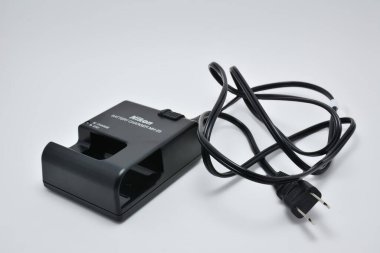 QUEZON CITY, PH - 8 Temmuz - Nikon MH 25 pil şarj cihazı 8 Temmuz 2020 tarihinde Quezon City, Filipinler.