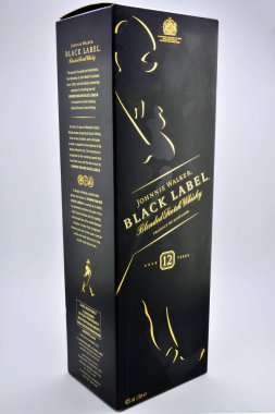 QUEZON CITY, PH - 8 Temmuz - Johnnie Walker siyah etiketli viski kutusu 8 Temmuz 2020 'de Quezon City, Filipinler.