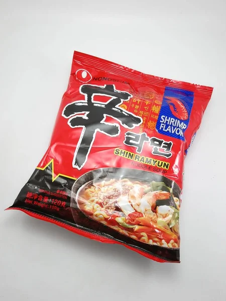 Manila Julio Nongshim Shin Ramyun Shrimp Flavor Noodles Julio 2020 — Foto de Stock