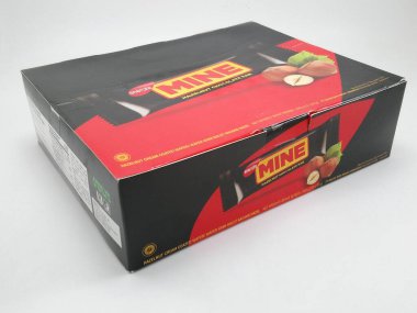 MANILA, PH - 21 Temmuz - Enerji madeni fındıklı çikolata kutusu 21 Temmuz 2020 'de Manila, Filipinler' de.