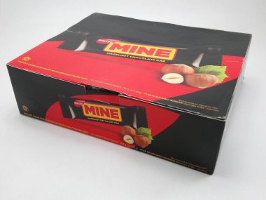 MANILA, PH - 21 Temmuz - Enerji madeni fındıklı çikolata kutusu 21 Temmuz 2020 'de Manila, Filipinler' de.