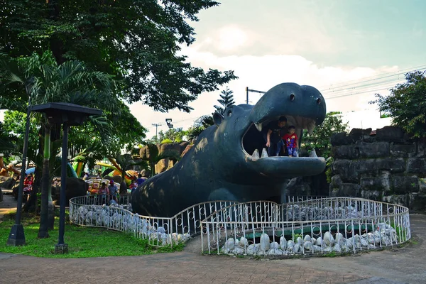 Manila Sept Kinderspielplatz Nilpferdstatue September 2018 Manila Philippinen — Stockfoto