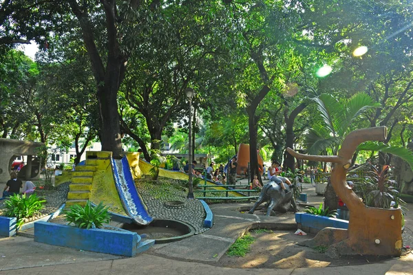 Manila Sept Dětské Hřiště Dům Stromě Skluzavka Září 2018 Manile — Stock fotografie