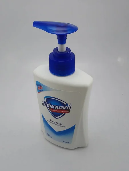 Manila Oct Safeguard Pure White Antibacterial Handwash Bottle October 2018 — Stock Photo, Image
