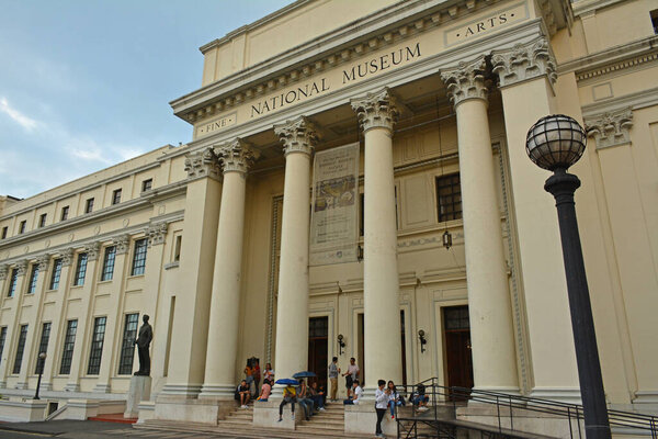 МАНИЛА, ПХ - НОВ 24 - Фасад Национального музея изобразительных искусств 24 ноября 2018 года в Маниле, Филиппины.