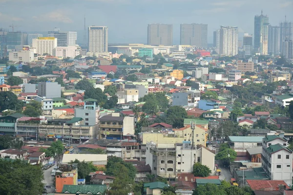 Quezon City 12月25日 フィリピンのケソン市で12月25日の昼間の午後の間にケソン市の概要 — ストック写真