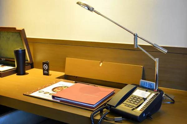 Pasig Jan Marco Polo Hotel Phone Lamp Desk January 2019 — Stock Photo, Image