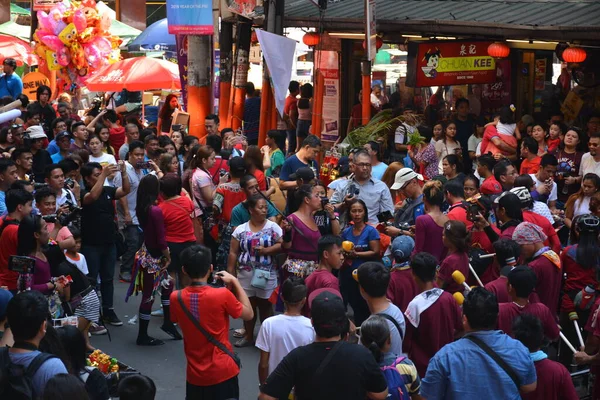 Manila Feb Άνθρωποι Συγκεντρώνονται Κατά Διάρκεια Της Κινεζικής Νέο Έτος — Φωτογραφία Αρχείου