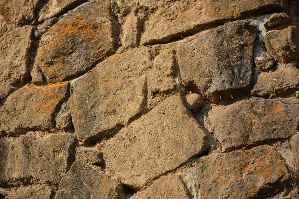 Brown Vecchia Roccia Masso Costruire Strato Muro Sfondo — Foto Stock