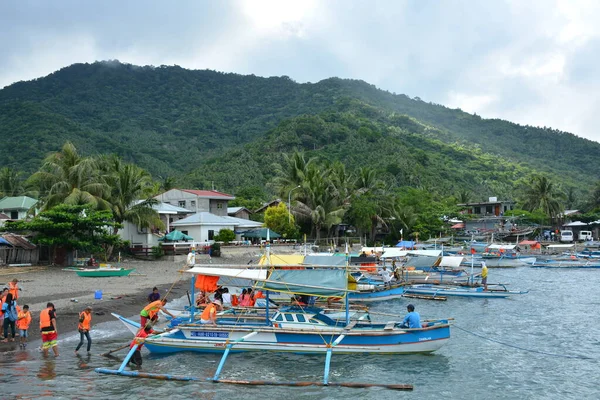 Aurora Avril Bateaux Moteur Bois Port Alimentation Dingalan Avril 2019 — Photo