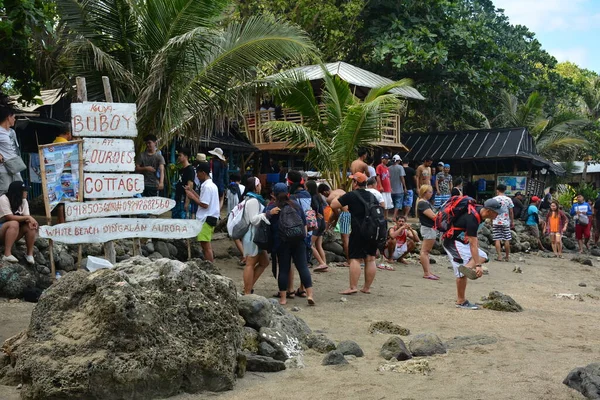 Aurora Aprile Persone Riuniscono White Beach Resort Aprile 2019 Dingalan — Foto Stock