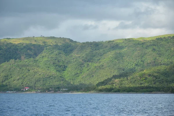 Montaña Árboles Vista Panorámica Durante Día Dingalan Aurora Filipinas — Foto de Stock