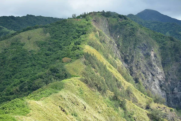 Klippformation Vid Bergsutsikt Vit Badort Dingalan Aurora Filippinerna — Stockfoto