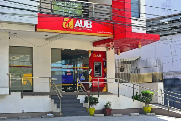 QUEZON CITY, PH - MAR 30 - AUB (Asya Birleşik Bankası) cephesi 30 Mart 2018 tarihinde Quezon City, Filipinler.
