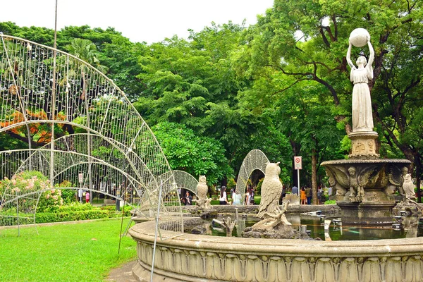 Manila Juni Universiteit Van Santo Tomas Fontein Van Wijsheid Standbeeld — Stockfoto