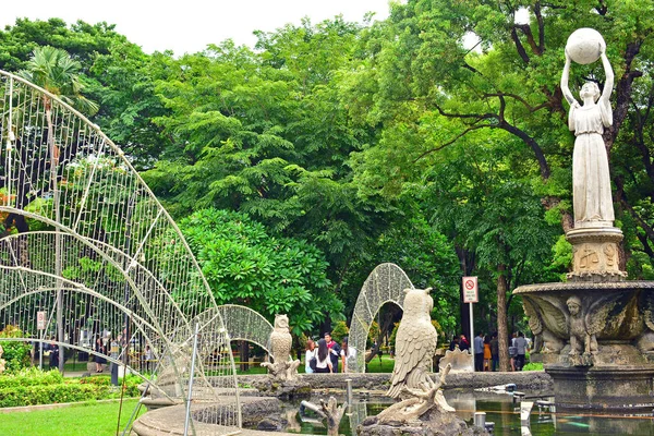 Manila Ιουνιου University Santo Tomas Fountain Sophy Άγαλμα Στις Ιουνίου — Φωτογραφία Αρχείου