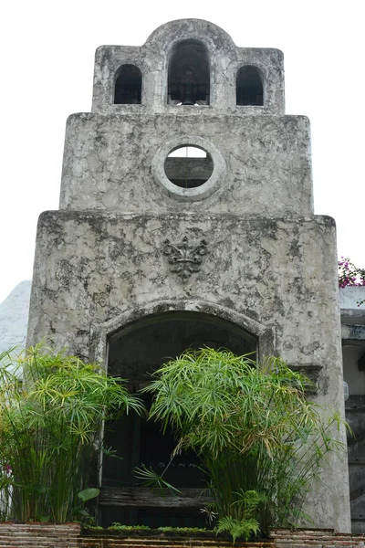Rizal Dec 2018年12月22日在菲律宾里萨尔的Antipolo 平托艺术博物馆教堂钟楼立面 — 图库照片