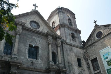 MANILA, PH - APR 7 - San Agustin kilise cephesi 7 Nisan 2019, Manila, Filipinler.
